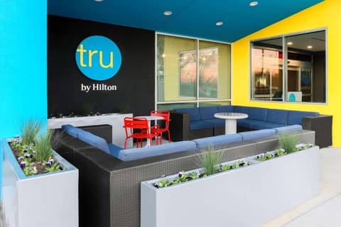 Tru By Hilton Dallas Market Center — photo 9