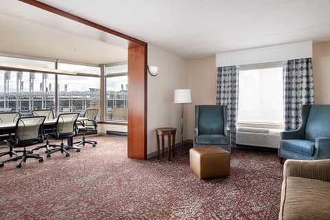 Hilton Garden Inn Cleveland Downtown — photo 2