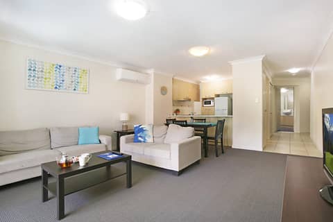 Sandcastles On The Broadwater — hotel room