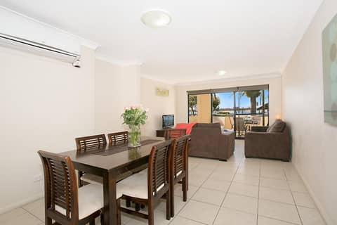 Sandcastles On The Broadwater — hotel room