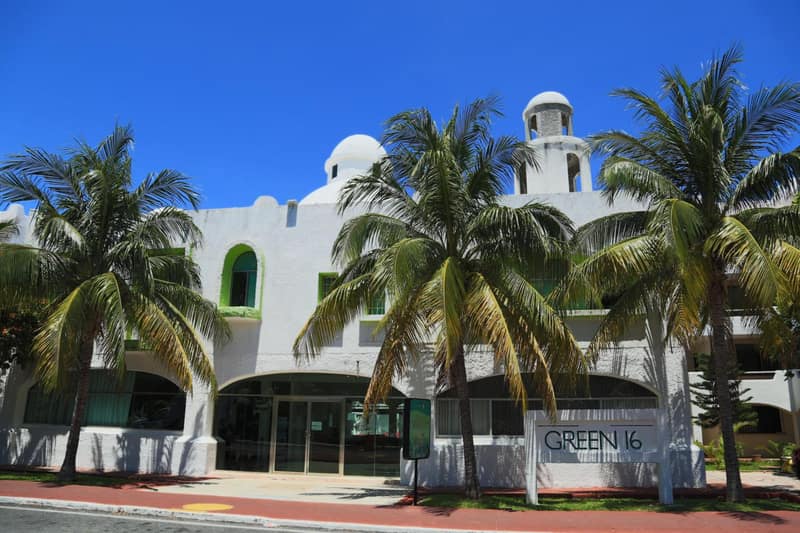 Hotel Green 16 — building