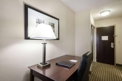 Spark By Hilton Cleveland Beachwood — photo 2