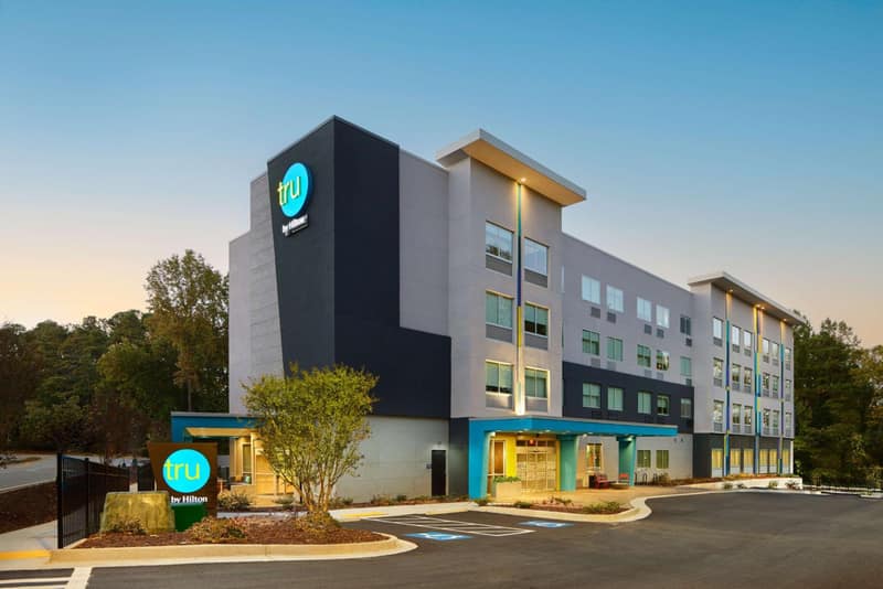 Tru By Hilton Atlanta Northlake Parkway, Ga — building