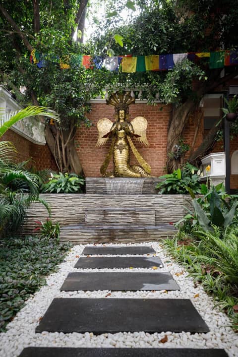 Hotel Thrive, A Tropical Courtyard — photo 3