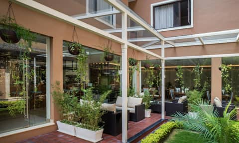 Hotel Thrive, A Tropical Courtyard — photo 7