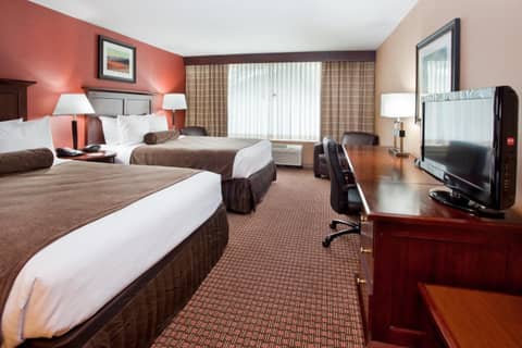 Ramada by Wyndham Cleveland Independence — photo 2