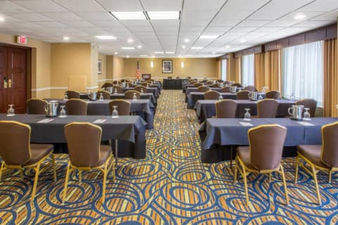 Ramada by Wyndham Cleveland Independence — photo 3