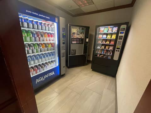 Ramada by Wyndham Cleveland Independence — photo 9