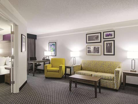 La Quinta Inn & Suites by Wyndham Denver Airport DIA — photo 4
