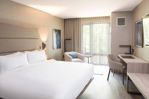 AC Hotel by Marriott Boston Cleveland Circle — photo 9