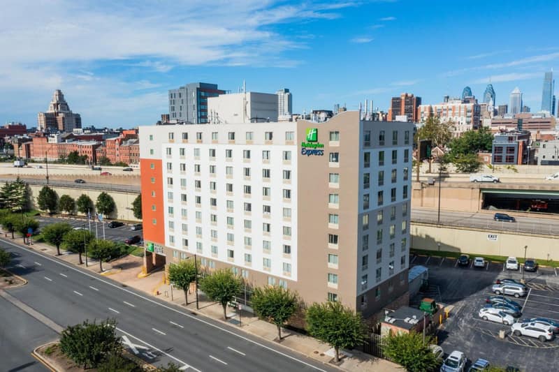 Holiday Inn Express Philadelphia Penn's Landing by IHG — building