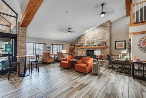 AmericInn by Wyndham Coon Rapids — recepcion & lobby