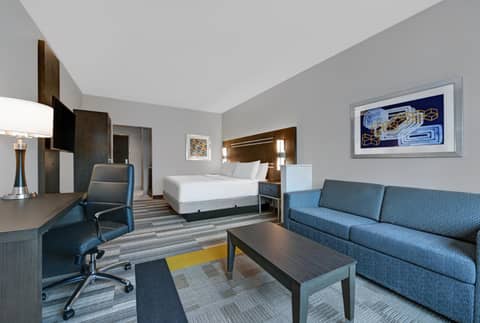 Holiday Inn Express & Suites Memorial – CityCentre by IHG — photo 6