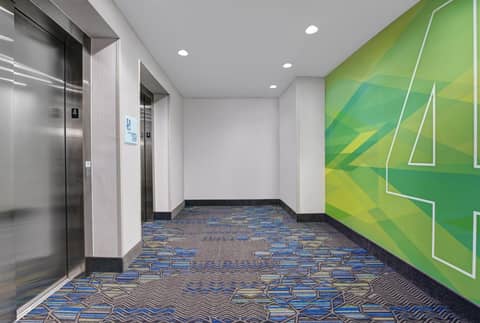Holiday Inn Express & Suites Memorial – CityCentre by IHG — photo 9