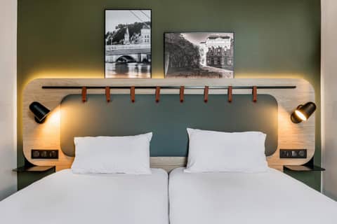 Campanile PRIME Lyon Centre Gare Part-Dieu — hotel room