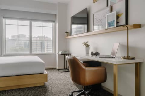 Club Quarters Hotel White House, Washington DC — hotel room