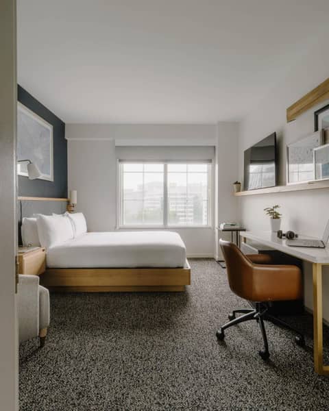 Club Quarters Hotel White House, Washington DC — hotel room