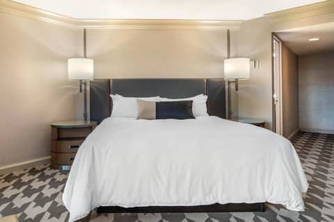 Omni Atlanta Hotel at Centennial Park — hotel room
