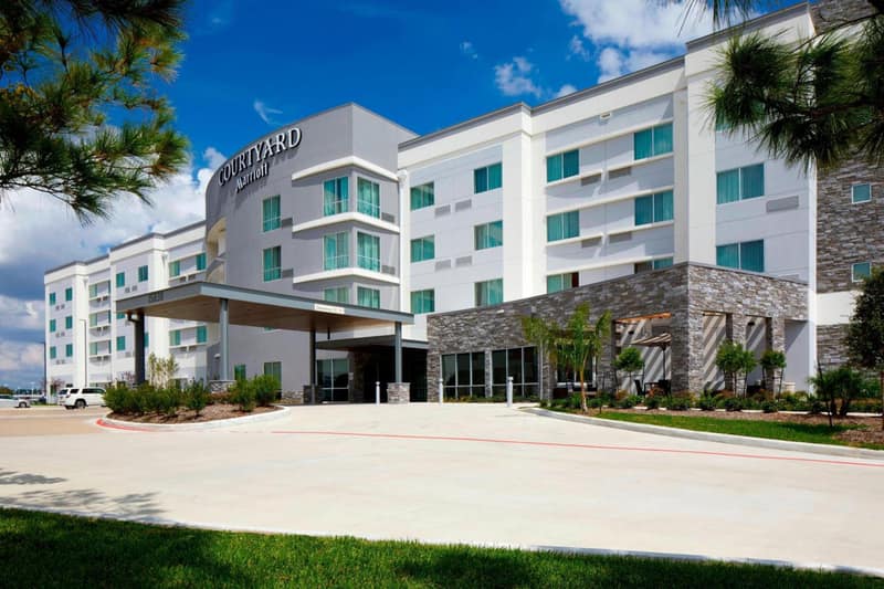 Courtyard by Marriott Houston Intercontinental Airport — building