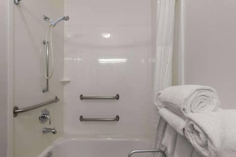 Comfort Inn & Suites Austin North Loop — photo 6