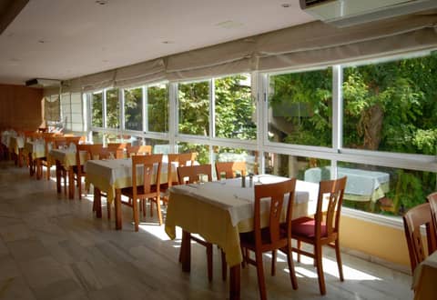 Hotel Monarque El Rodeo — photo 4