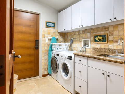 Luana Waikiki Hotel & Suites — photo 6