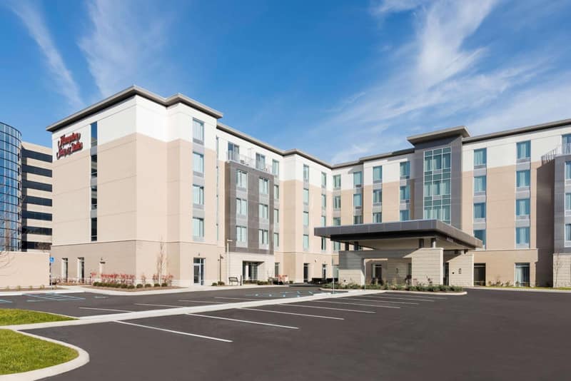 Hampton Inn & Suites Indianapolis-Keystone, IN — building