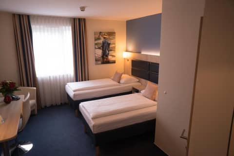 Hotel Rödelheimer Hof - Am Wasserturm — photo 2