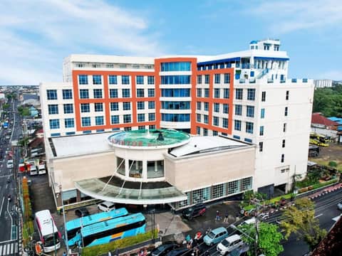 Cavinton Hotel Malioboro Yogyakarta — photo 2