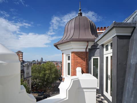 At Sloane — photo 8