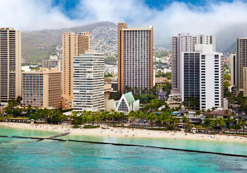 Hilton Waikiki Beach Resort & Spa — building