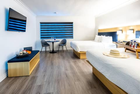 The Live Hotel — hotel room