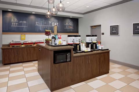Hampton Inn Louisville Downtown — photo 2