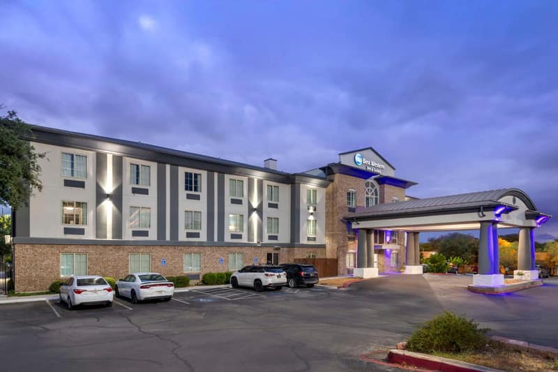 Best Western Medical Center North Inn & Suites Near Six Flags — building