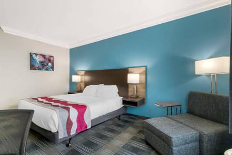 Best Western Medical Center North Inn & Suites Near Six Flags — photo 4