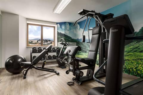 NH Nice — activities & amenities