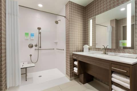 Home2 Suites By Hilton Portland Airport — photo 4