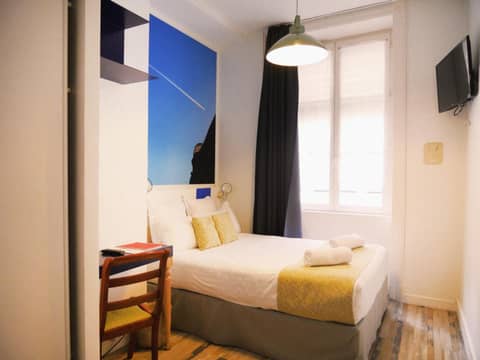 Hôtel du Simplon — hotel room