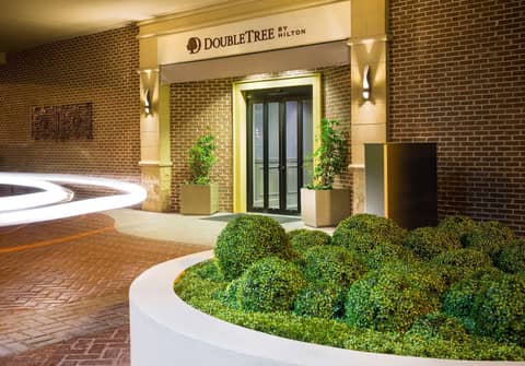DoubleTree by Hilton Hotel Savannah Historic District — photo 9