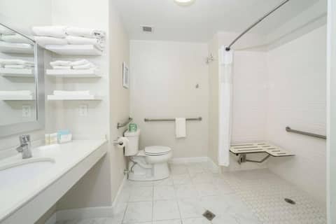 Hampton Inn Jacksonville - East Regency Square — photo 3