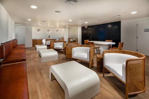 Modern Apartment Rentals — lounge