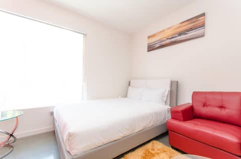 Modern Apartment Rentals — hotel room