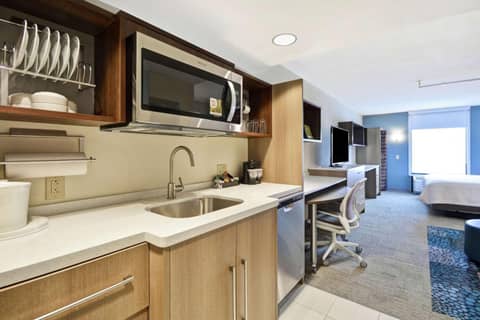 Home2 Suites By Hilton Portland Airport — photo 6