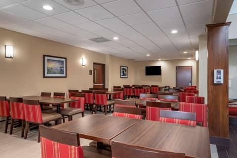 Comfort Suites Houston near Medical Center- NRG Stadium — photo 3