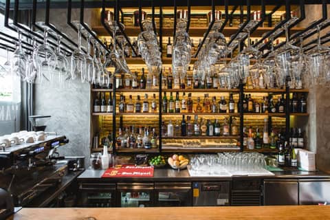 Adelphi Suites Bangkok — dining