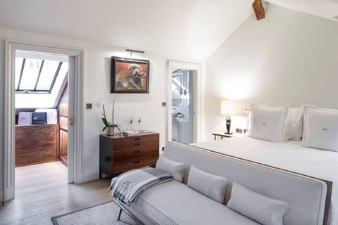 J.K. Place Paris — hotel room