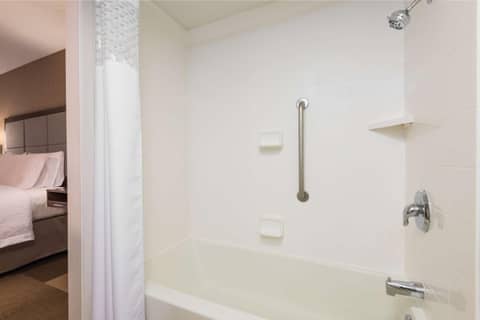 Hampton Inn Buffalo-Airport Galleria Mall — photo 9