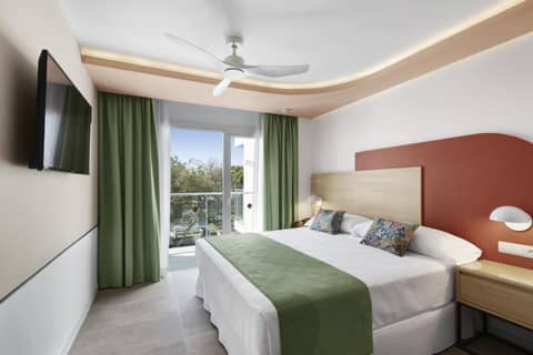 Hotel Riu Concordia — hotel room