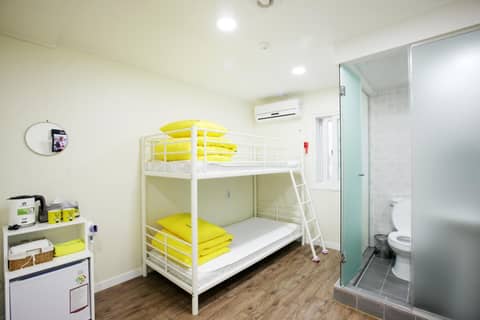 24 Guesthouse Myeongdong Avenue — hotel room