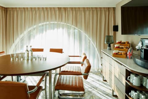 London Marriott Hotel Regents Park — meeting room